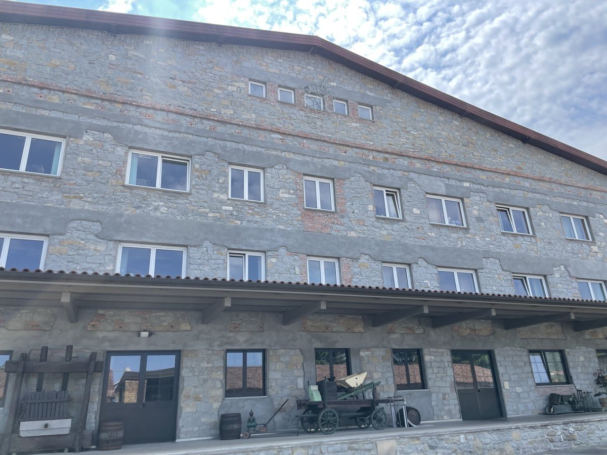 Image: Image for the entry: Vino Koper - visit